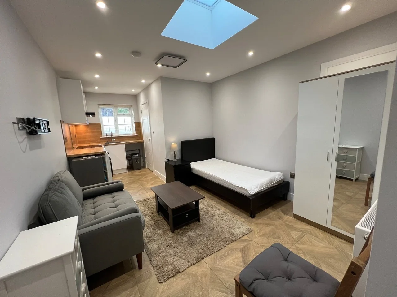 Flat Westgate Crescent in Slough