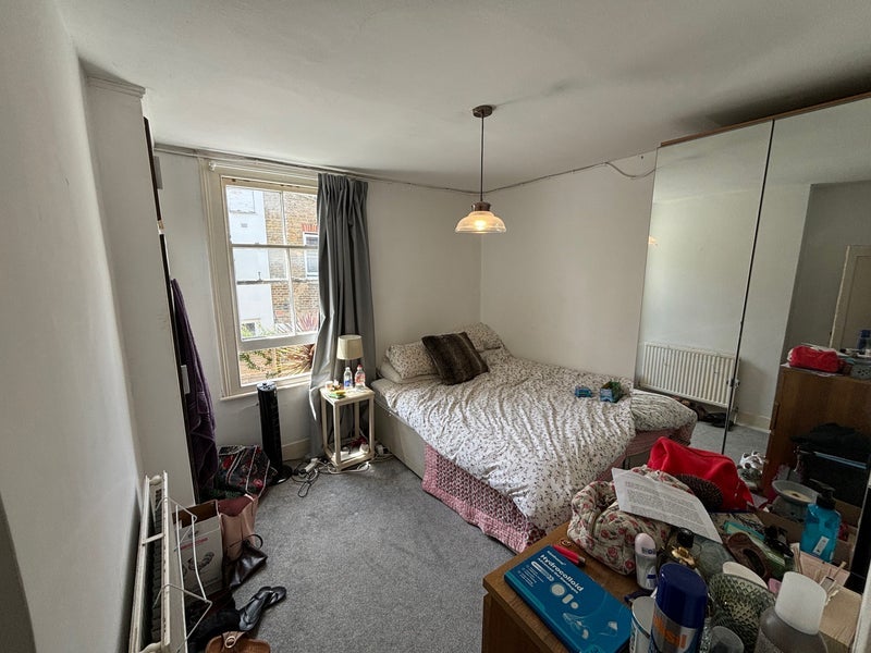 Room Mirabel Road in Greater London
