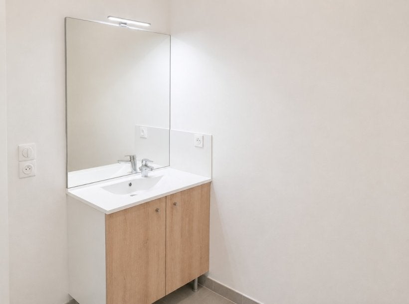 Appartement Rue Ferdinand Girard à Nîmes