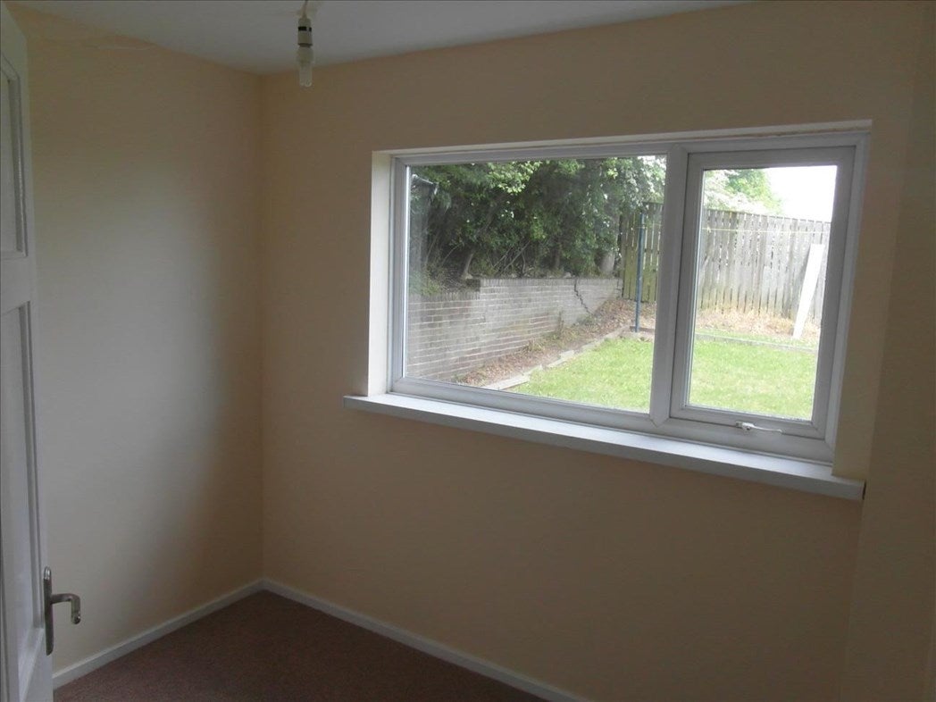 Flat Hamsterley Crescent in Newcastle upon Tyne
