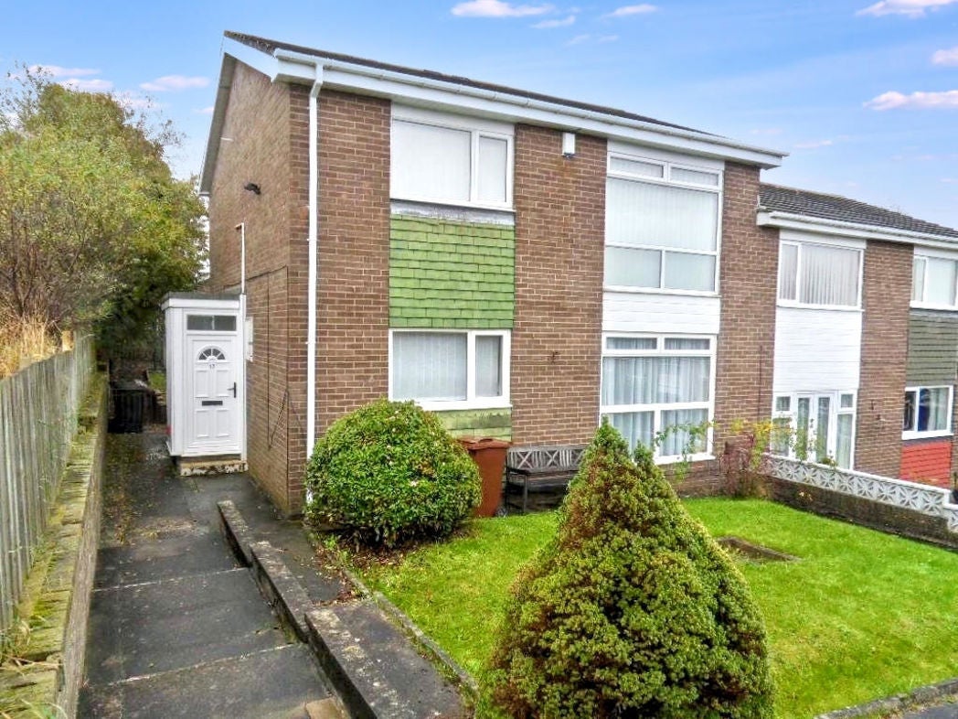 Flat Hamsterley Crescent in Newcastle upon Tyne