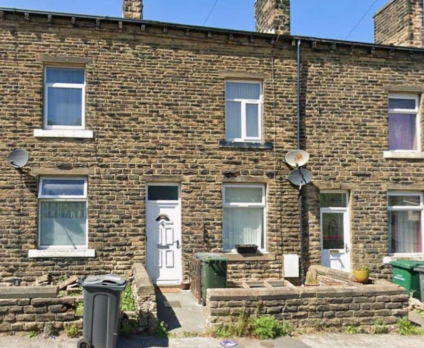 House Hainworth Wood Road in Bradford