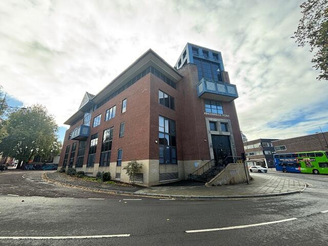 Flat Clarence Street in Swindon