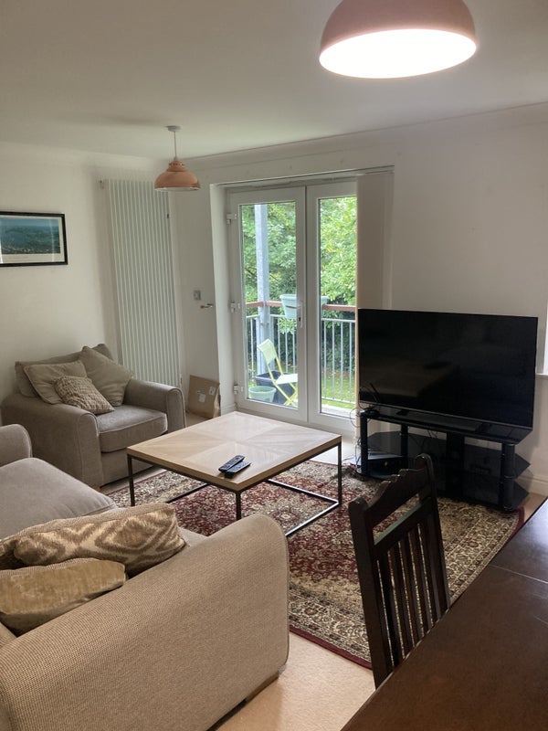 Room Brook Avenue in Ascot