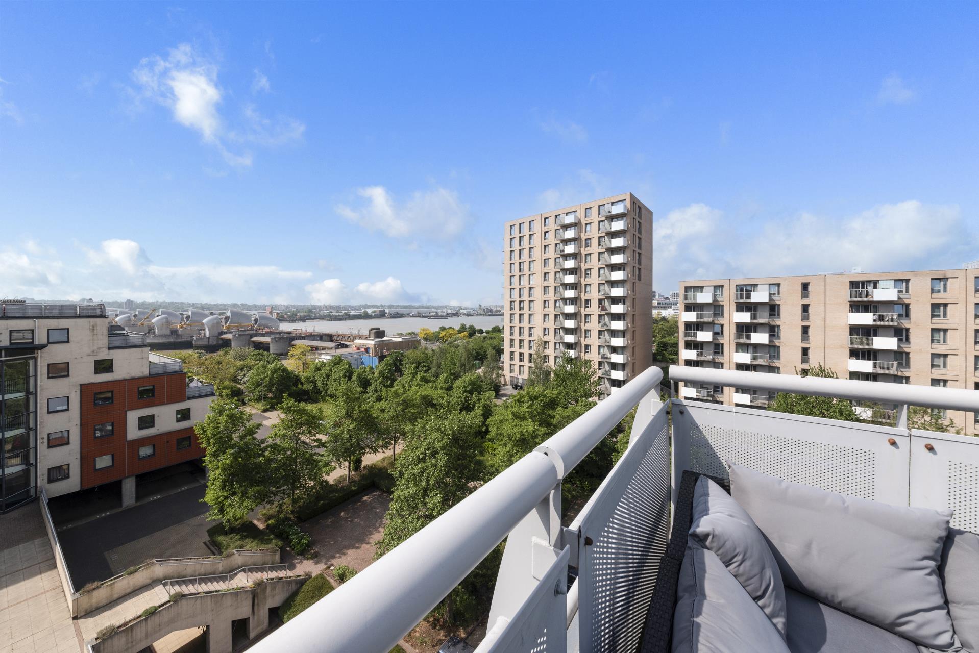 Flat Booth Road in Greater London
