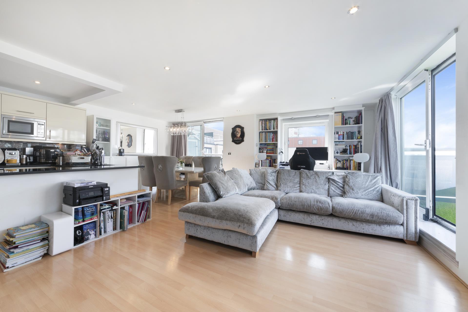 Flat Booth Road in Greater London