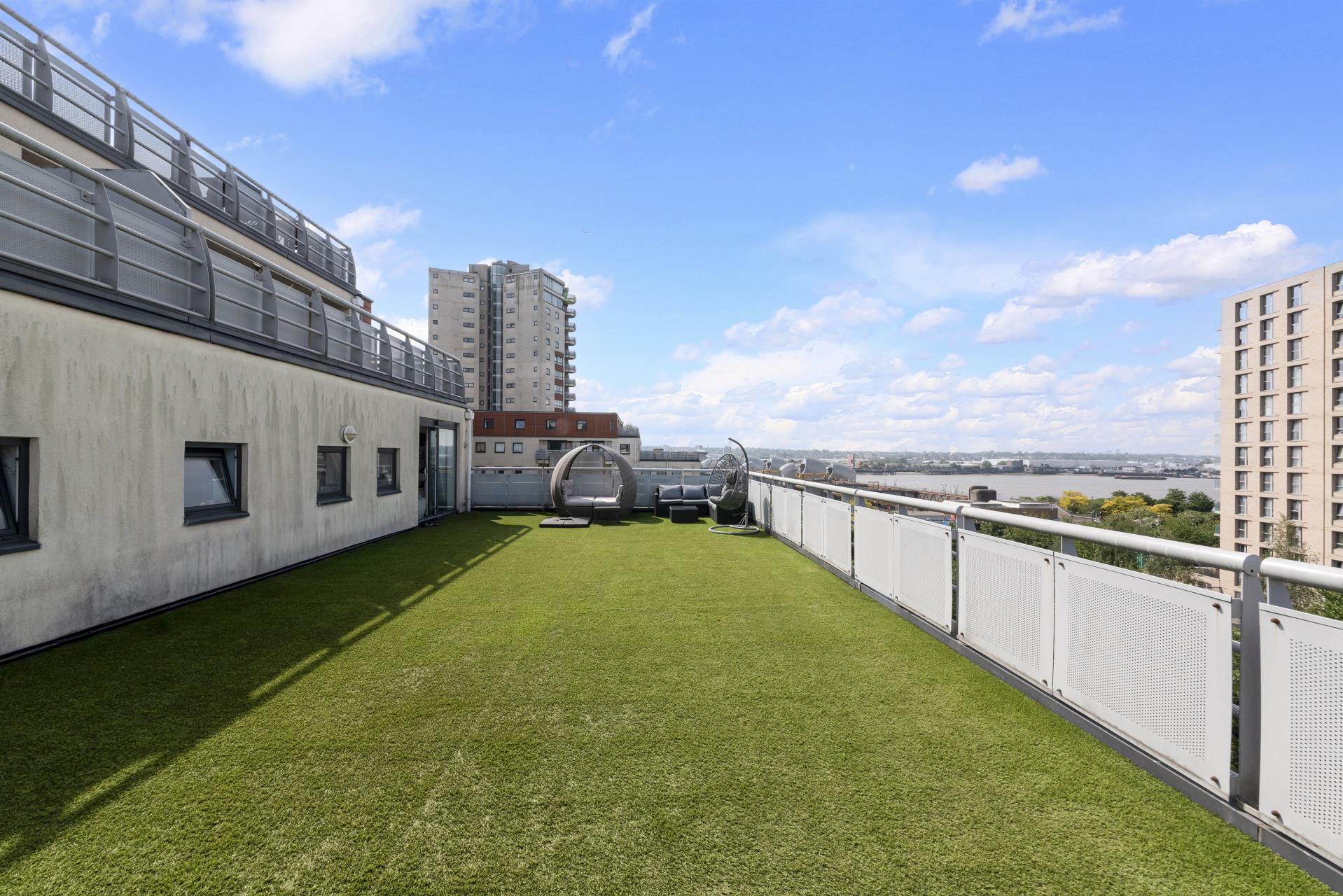 Flat Booth Road in Greater London