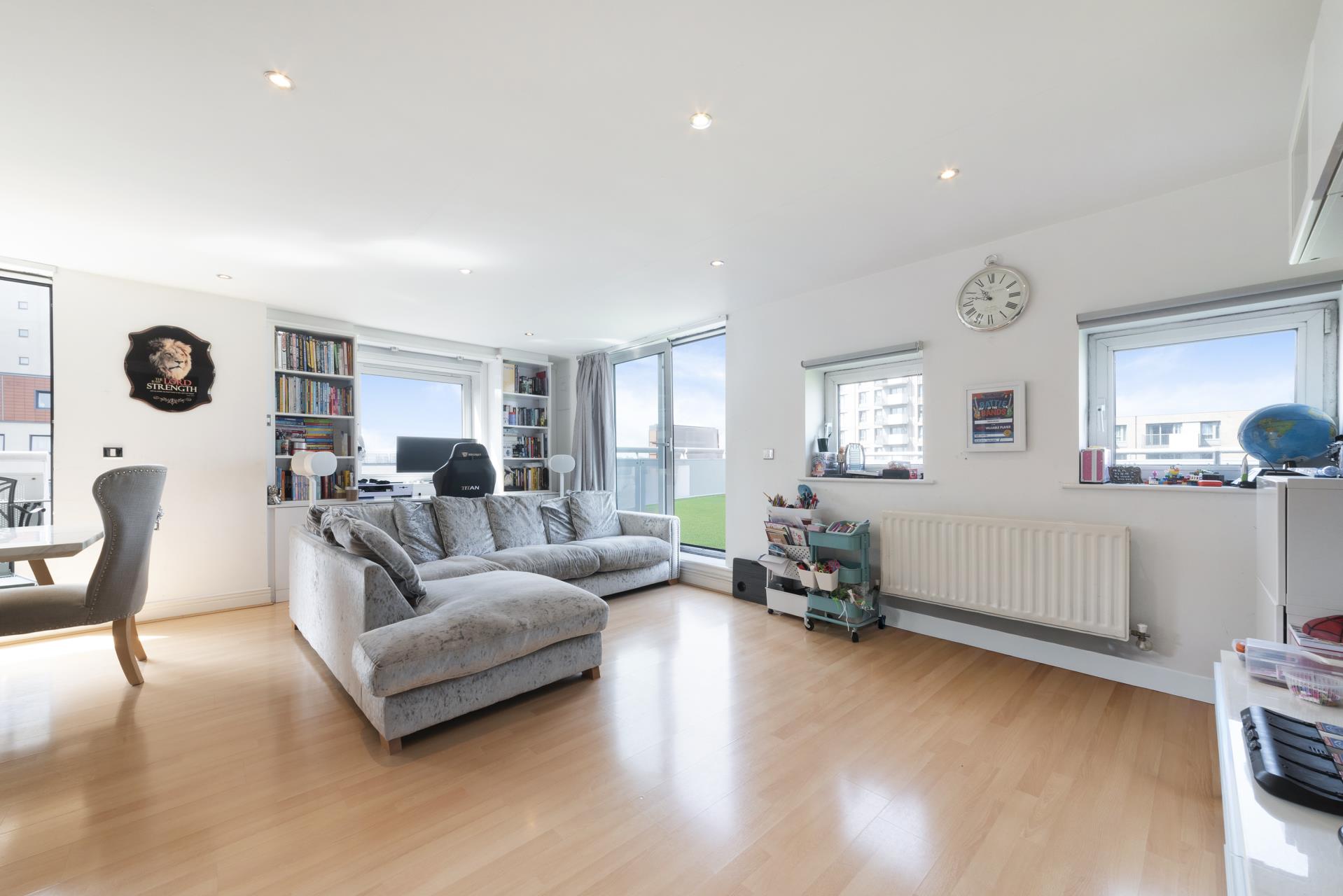 Flat Booth Road in Greater London