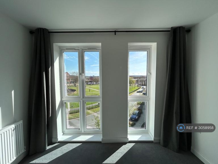 Flat Earle Crescent in Wokingham