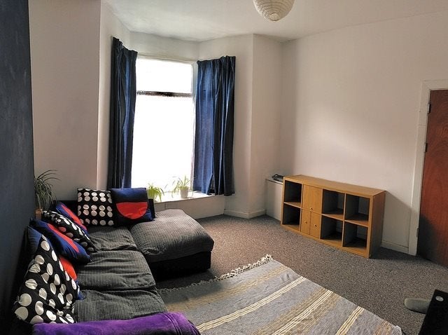 Flat Rhyddings Terrace in Swansea