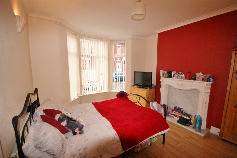 Room Cramond Avenue in Liverpool