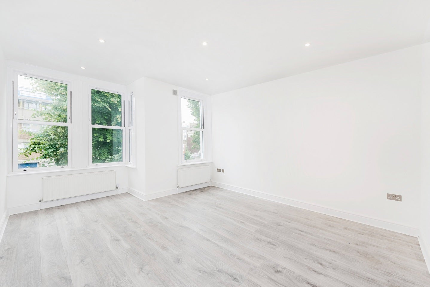 Flat Stanthorpe Road in Greater London
