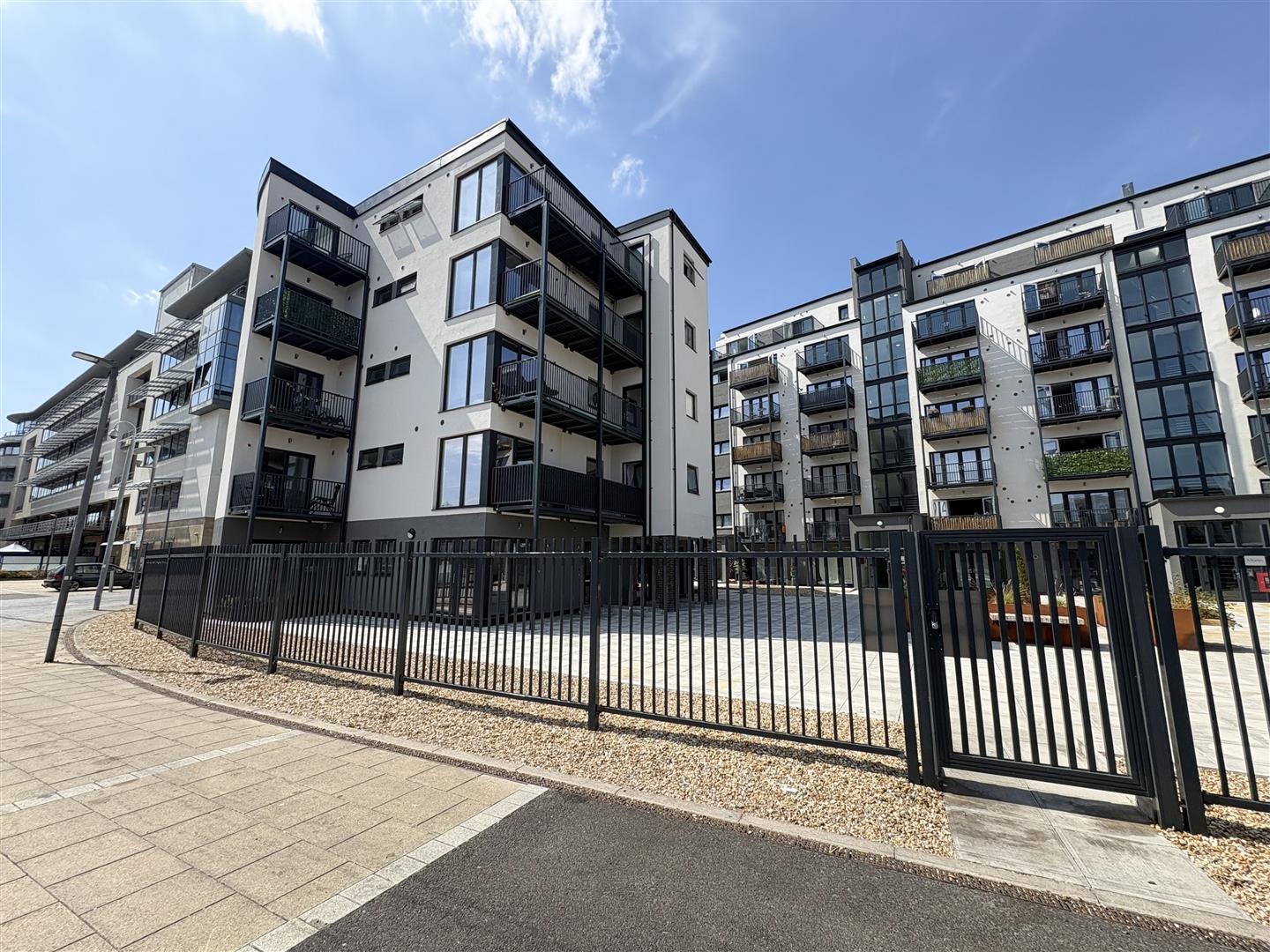 Flat Station Plaza in St Leonards