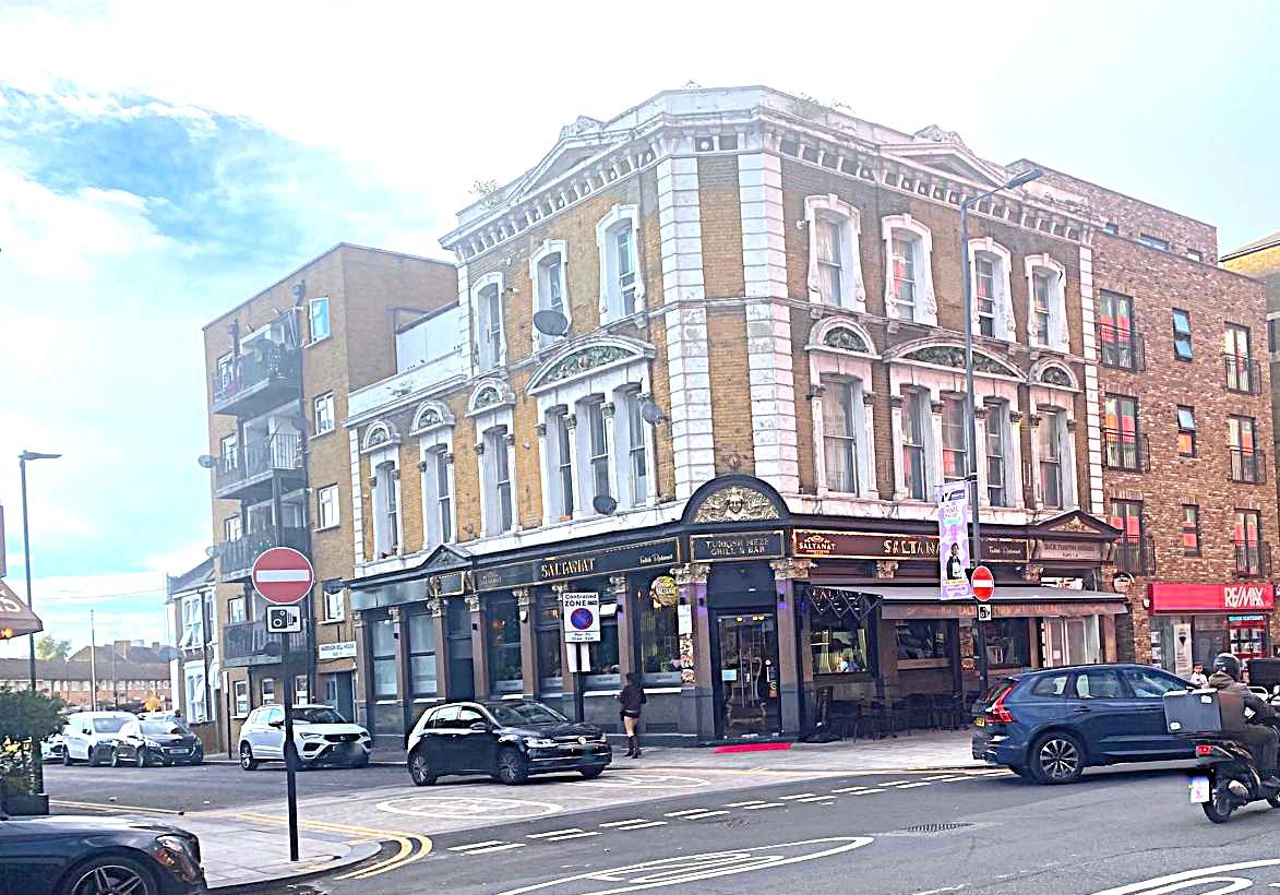 Flat Barking Road in Greater London