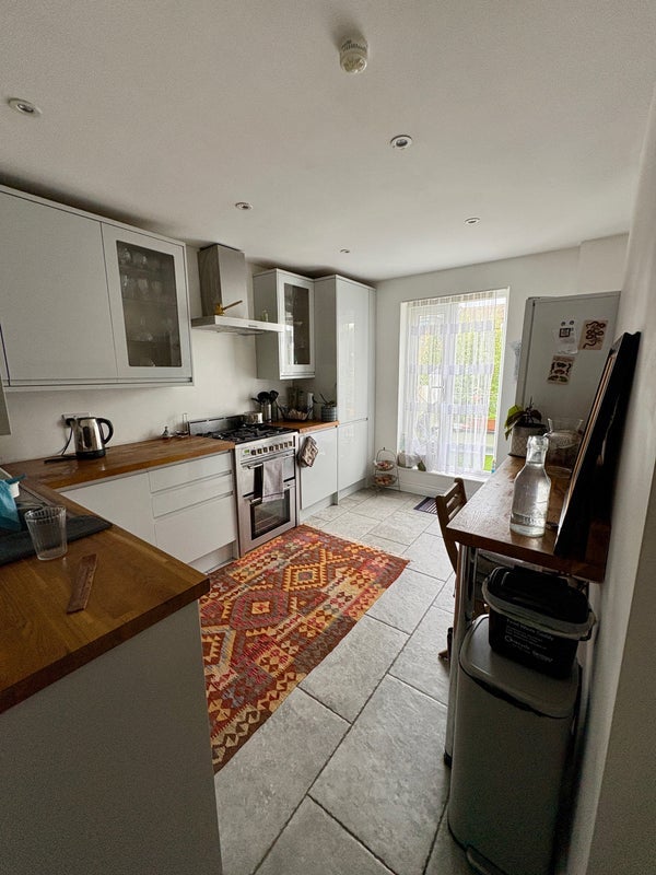 Room Duckett Road in Greater London