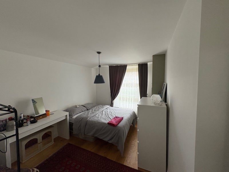 Room Duckett Road in Greater London