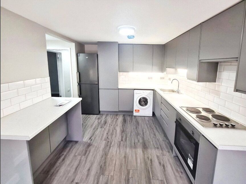 Flat Arnheim Close in Southampton