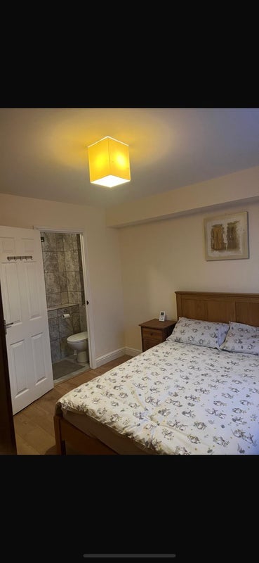 Room Felixstowe Court in Greater London