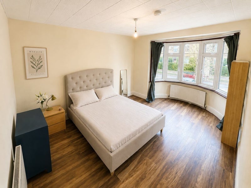 House Bromyard Avenue in Greater London