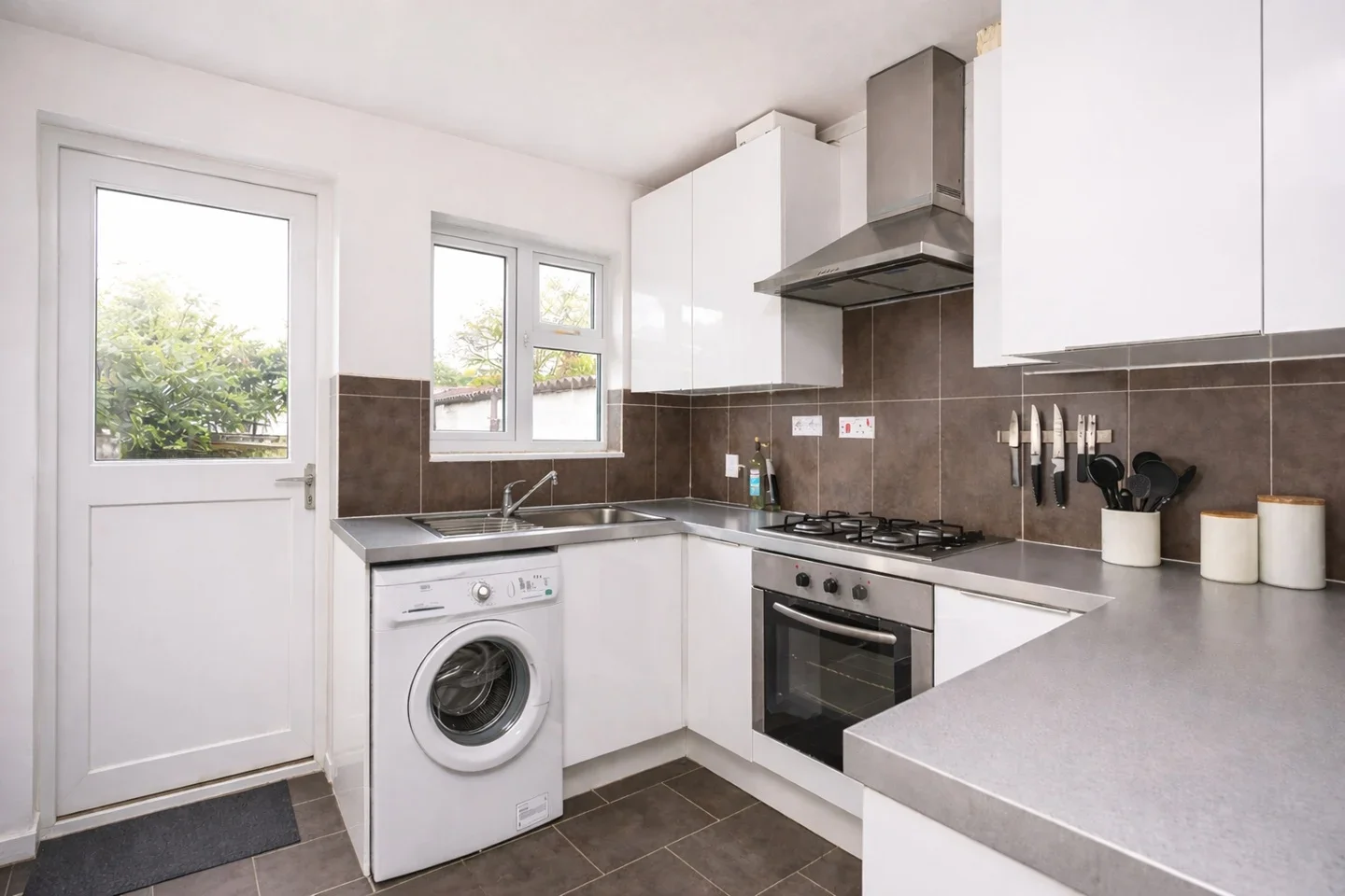 House Knightwood Crescent in Greater London
