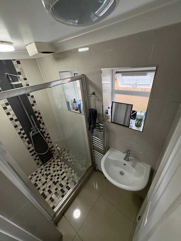 Room Thistlewaite Road in Greater London