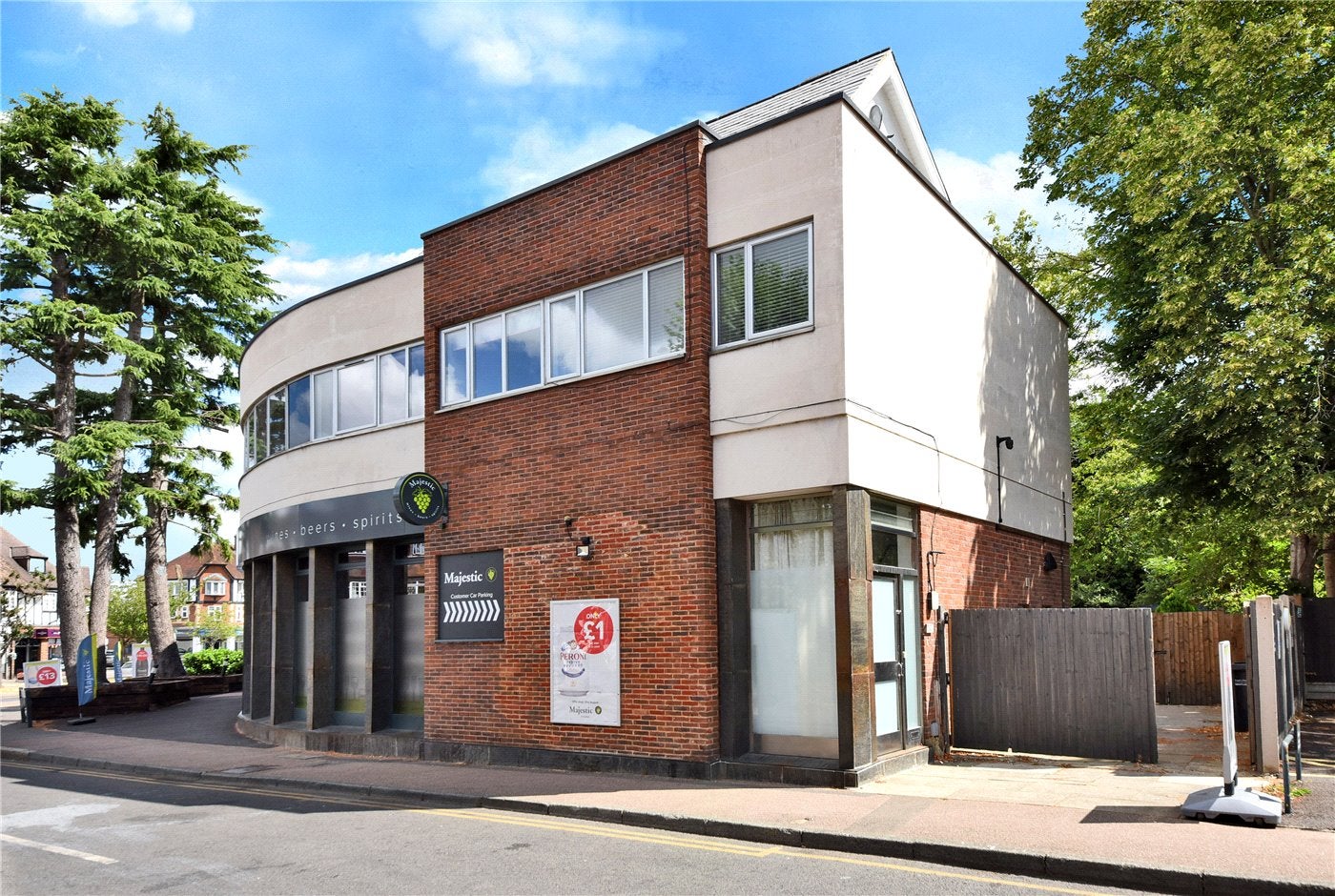 Flat High Street in Reigate and Banstead