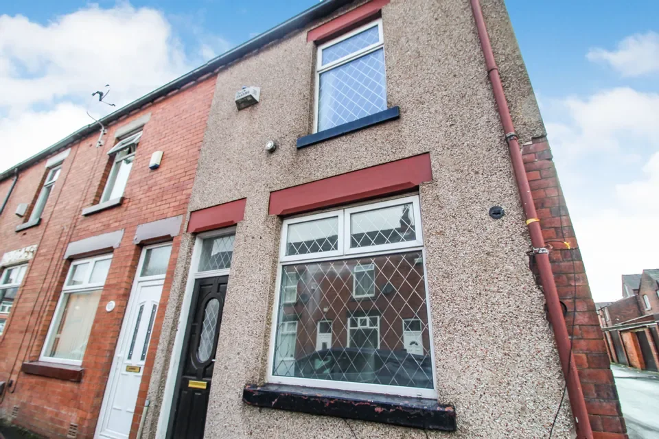 House Back Deane Church Lane in Bolton