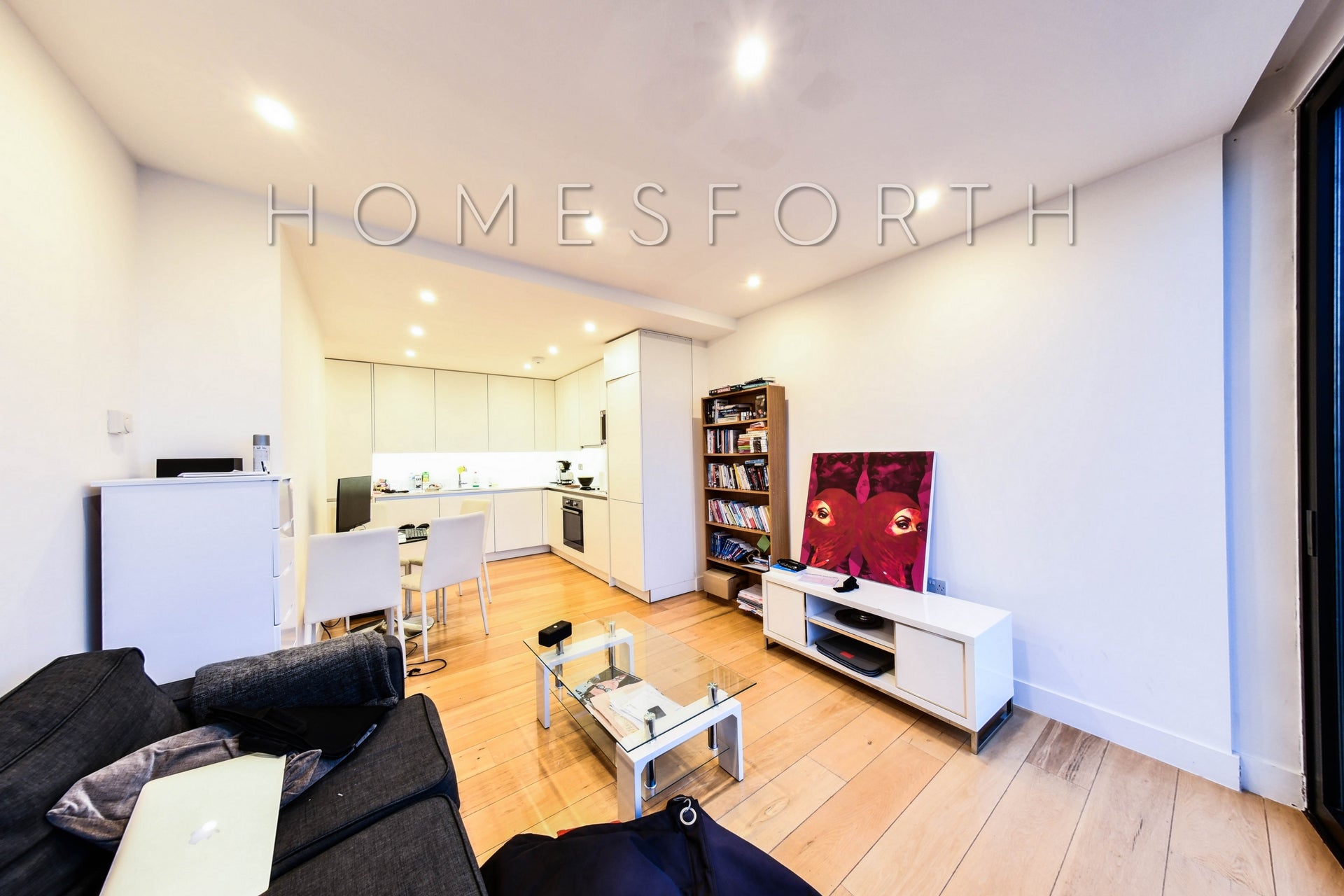 Flat Plumbers Row in Greater London