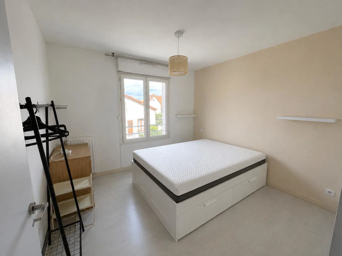 Room Rue de la Victoire in Drancy