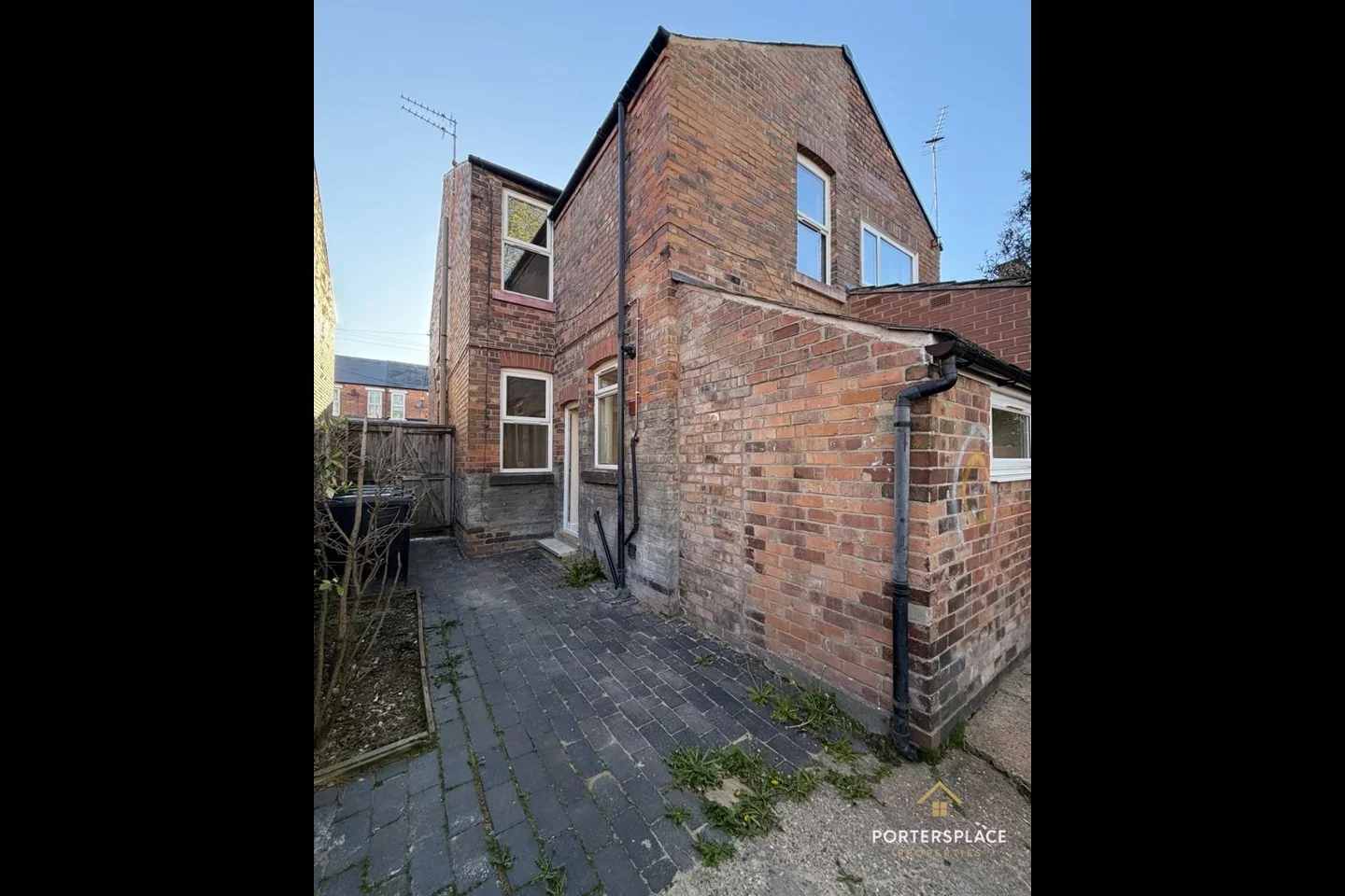 House Curzon Avenue in Gedling