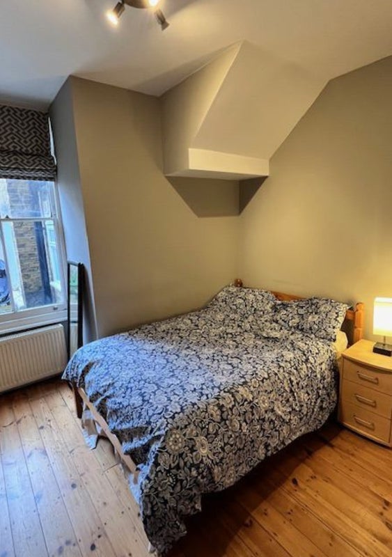 Room Wimbart Road in Greater London