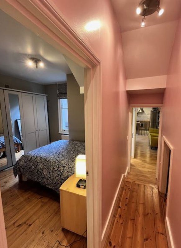 Room Wimbart Road in Greater London