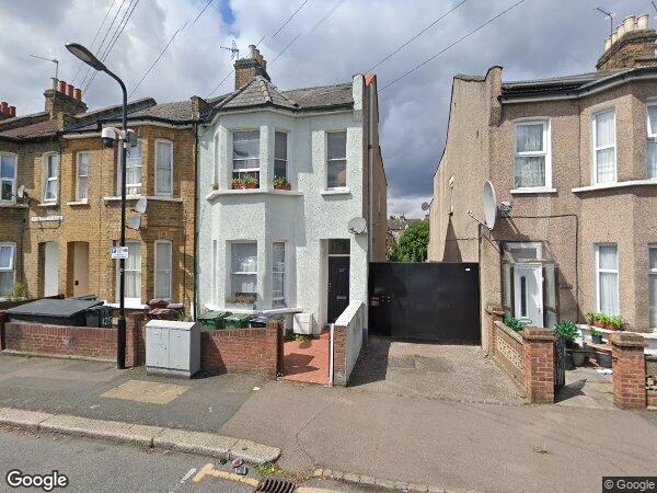 Room Newport Road in Greater London