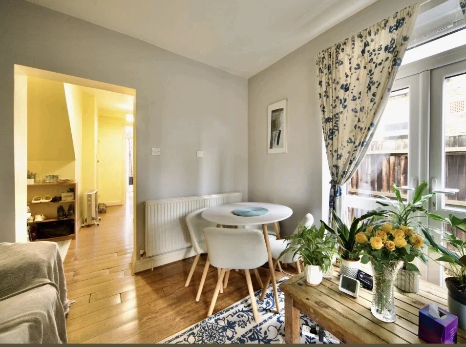 Room Newport Road in Greater London