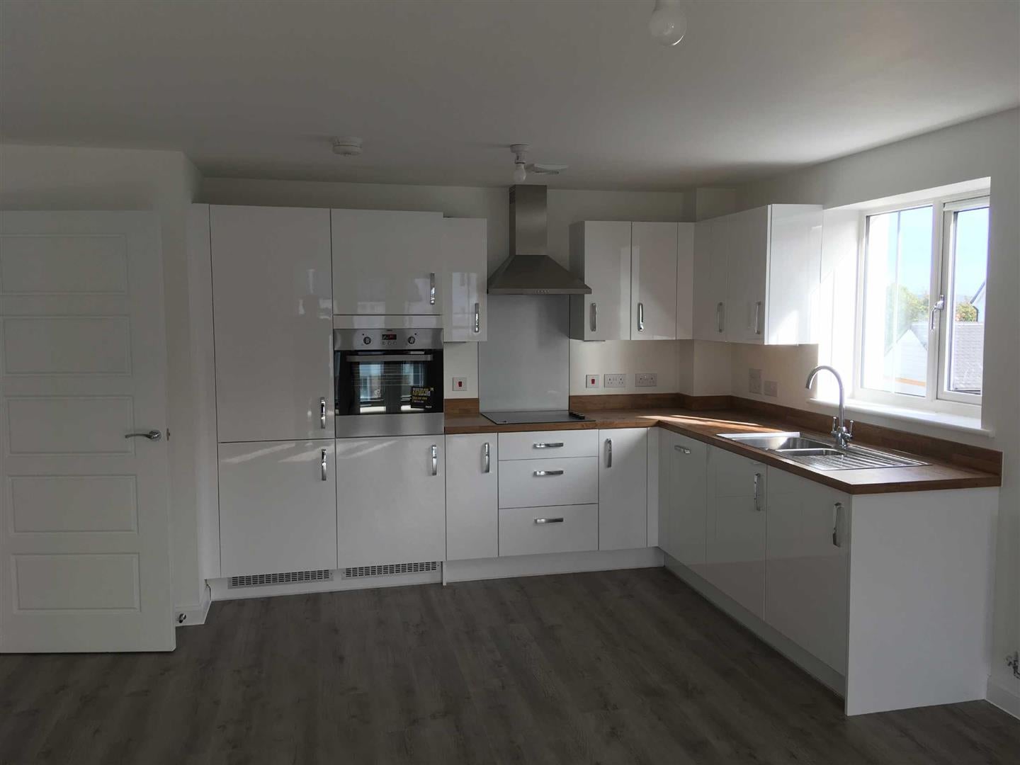 Flat Castle View in Folkestone and Hythe District