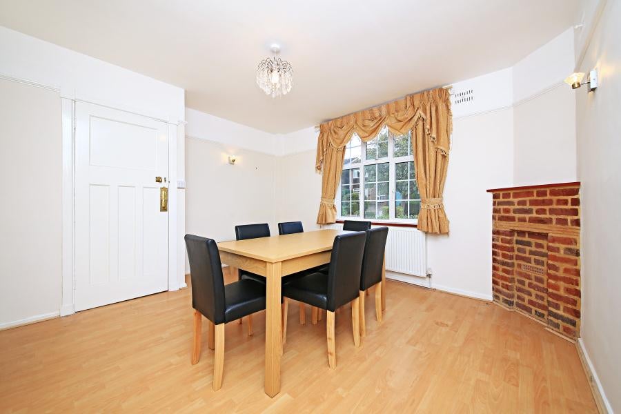 House Rofant Road in Greater London