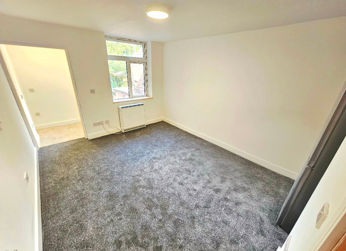 Flat Harwood Road in Manchester