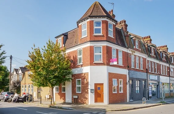 Flat Kingston Road in Greater London