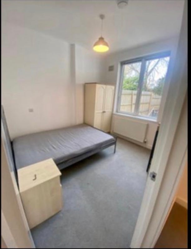 Room Culverden Road in Greater London
