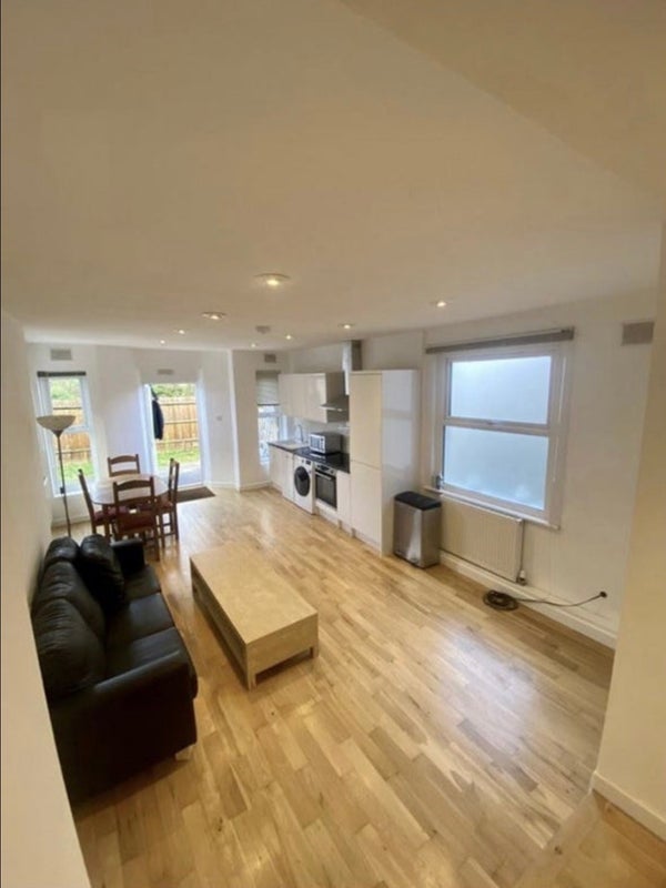 Room Culverden Road in Greater London