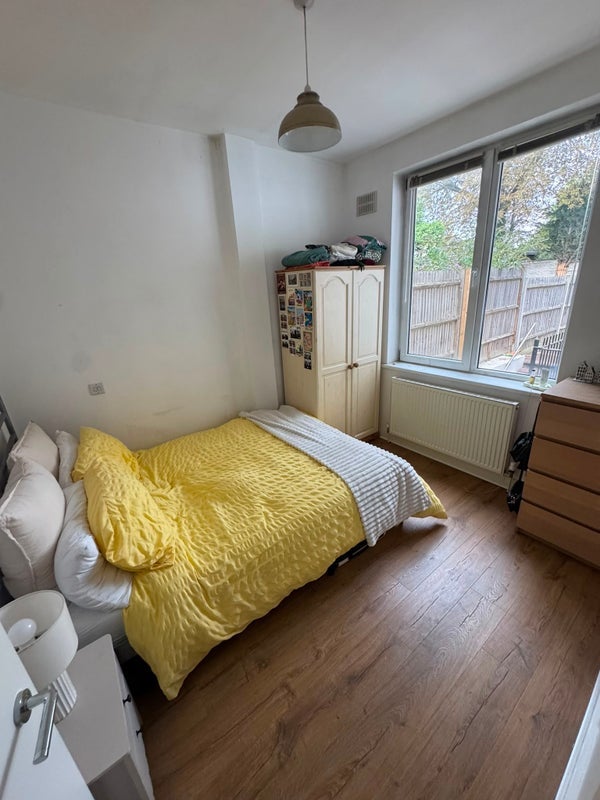 Room Culverden Road in Greater London