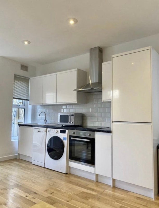 Room Culverden Road in Greater London
