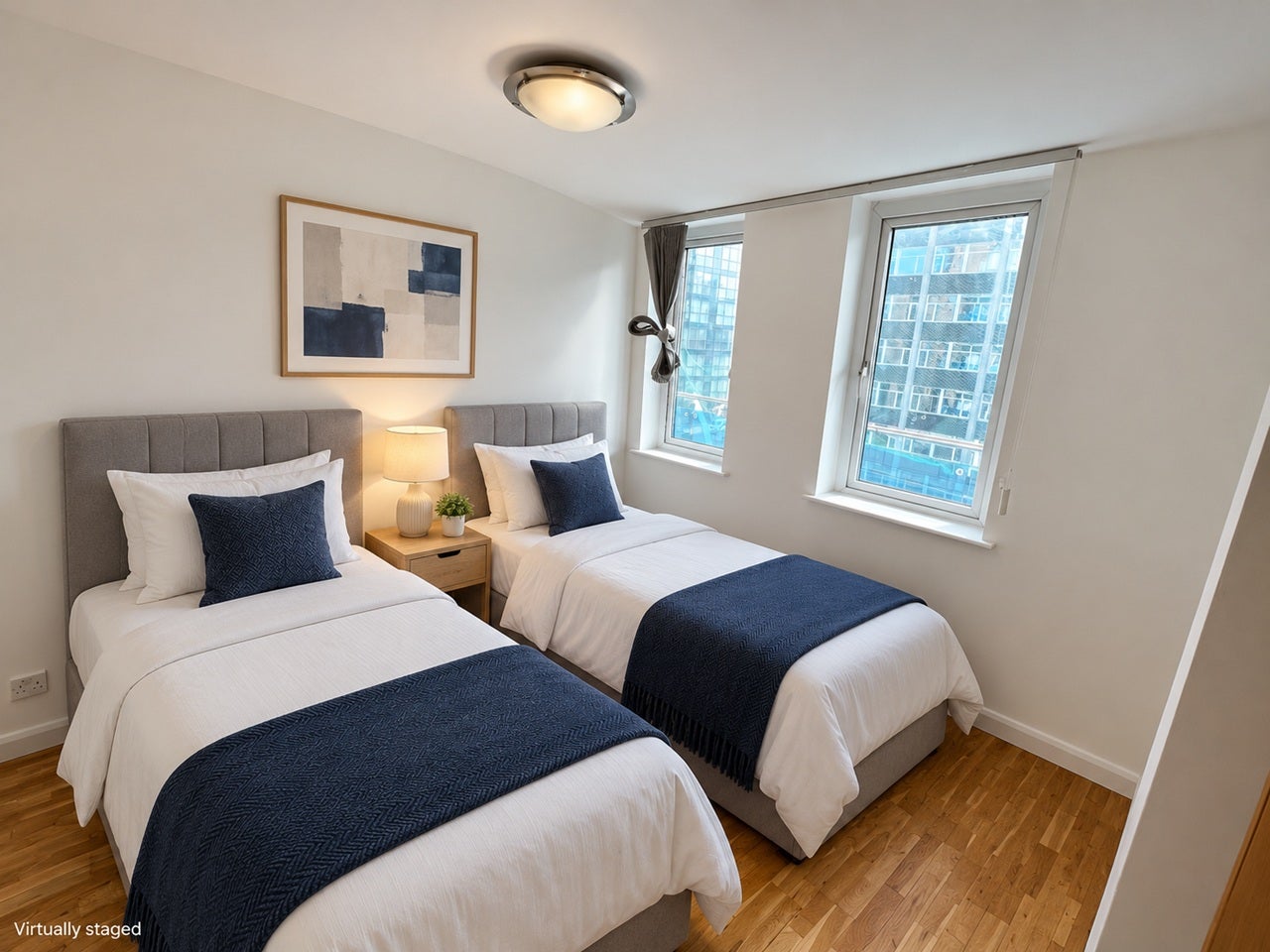 Flat Lyon Road in Greater London