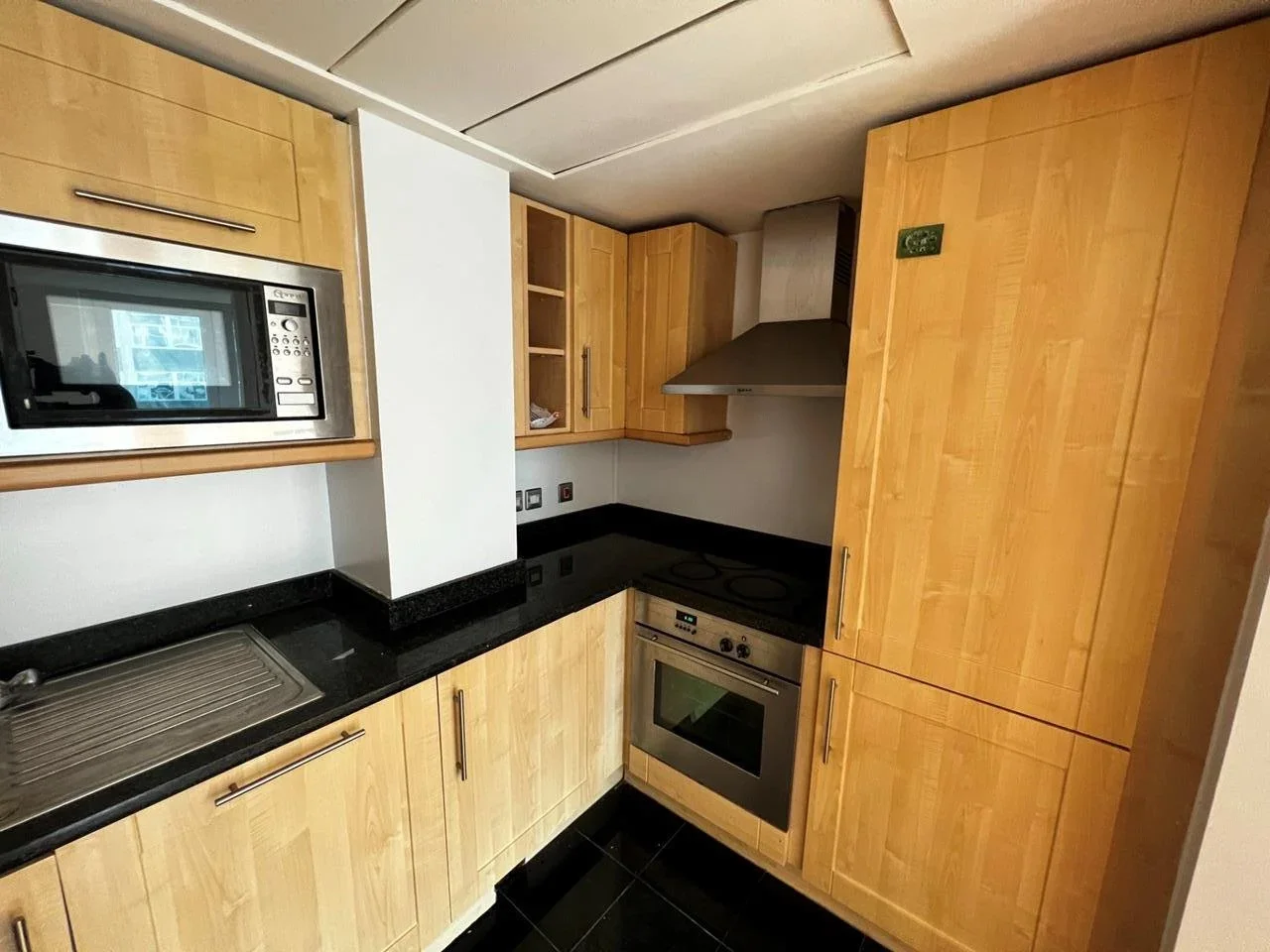 Flat Lyon Road in Greater London