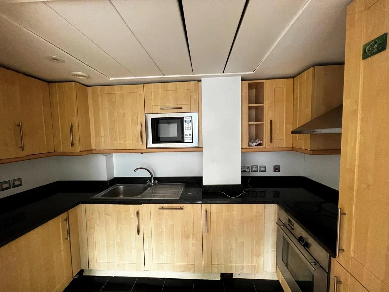 Flat Lyon Road in Greater London