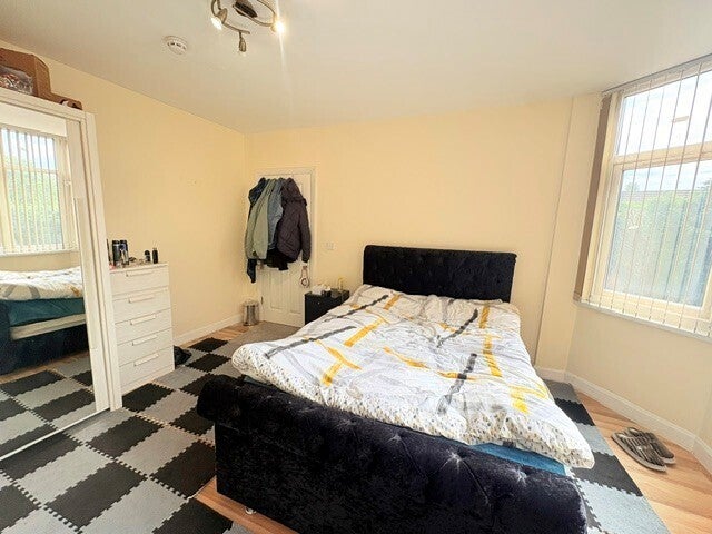 Flat Cromwell Lane in Coventry