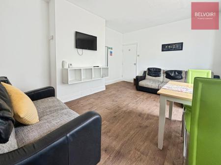 Room Clee Road in Cleethorpes
