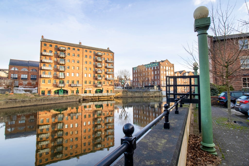 Flat Navigation Walk in Leeds