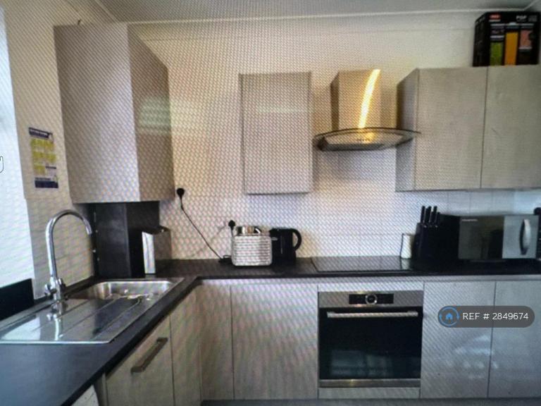House Olive Road in Greater London