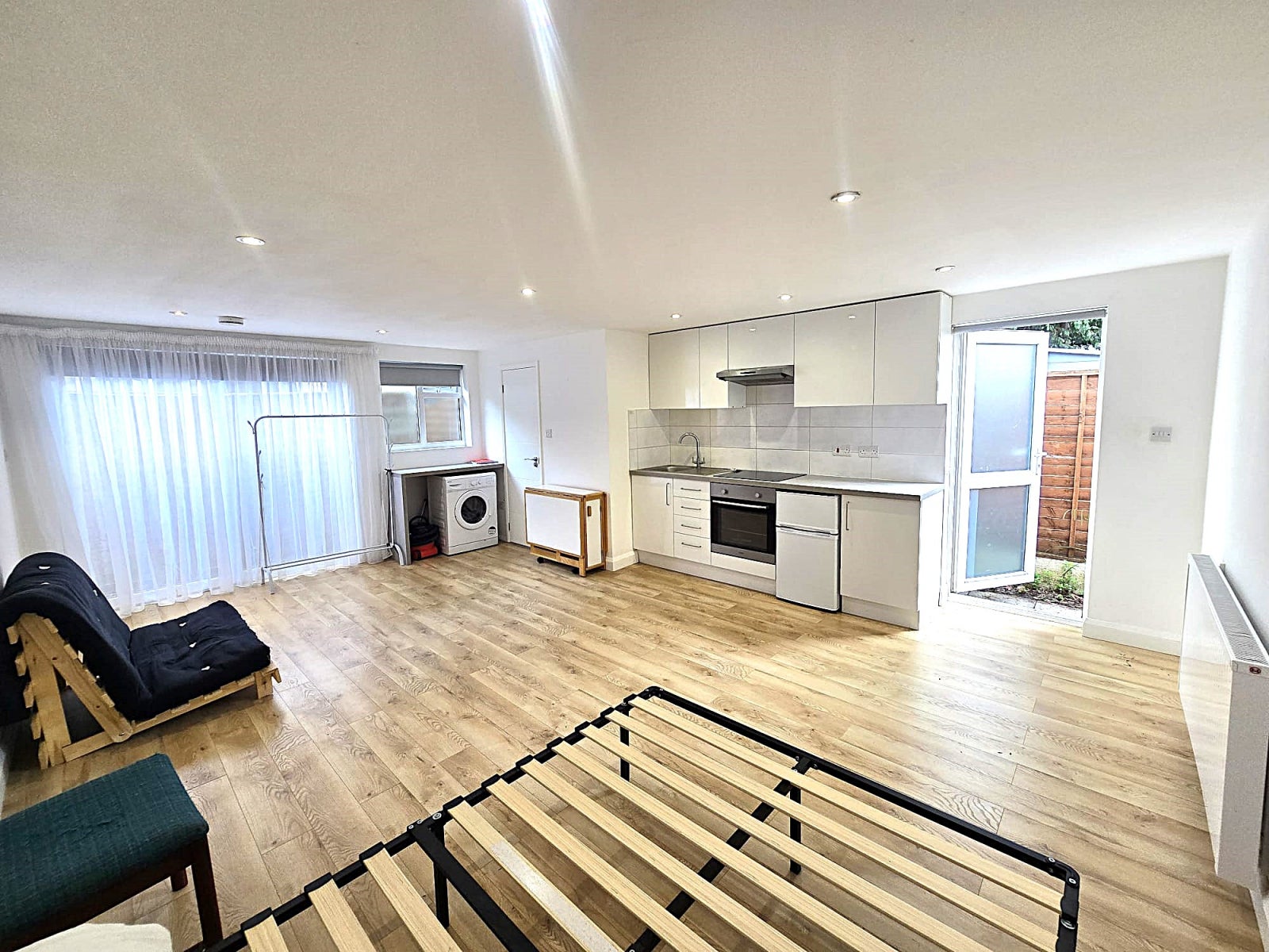 Room Highfield Road in Greater London